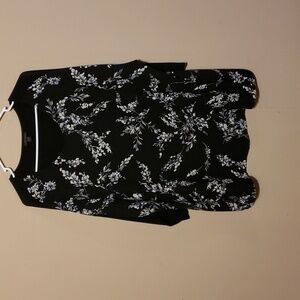 J.jill Wearever Collection Size 2x Black Floral Print